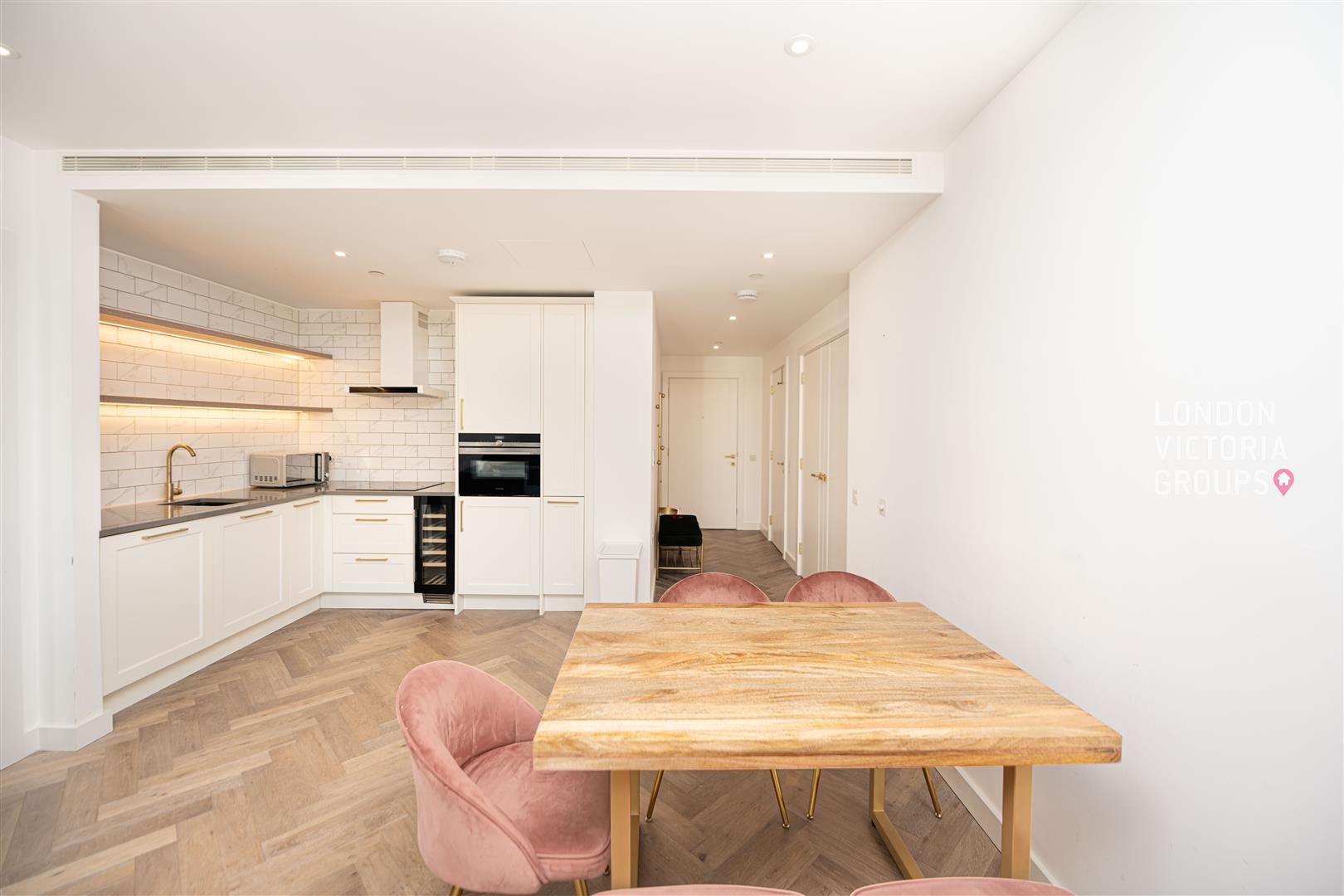 23 Gauging Square, London
